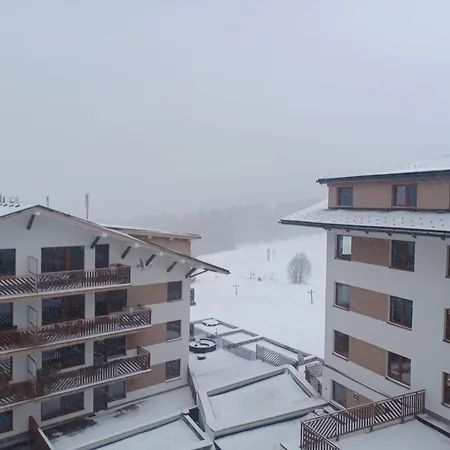 Michell, Panorama Apartman Dóval